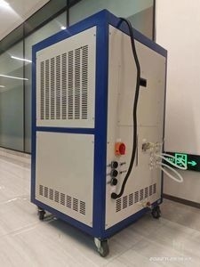 Bom preço. Sistema de curagem UVL Fabricação de madeira Mobiliário Revestimento de rolos Pele Luz sensorial on-line